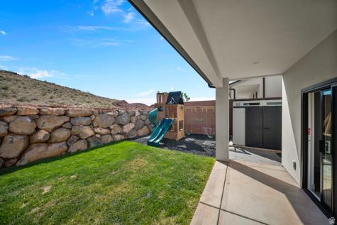 1090 E Coyote Crest Drive Washington UT 84780