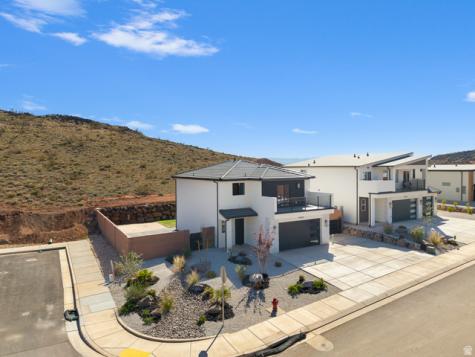1090 E Coyote Crest Drive Washington UT 84780