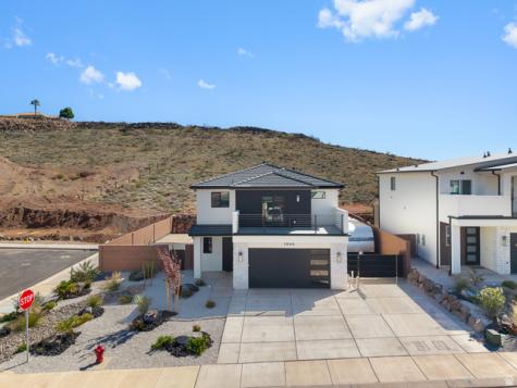 1090 E Coyote Crest Drive Washington UT 84780