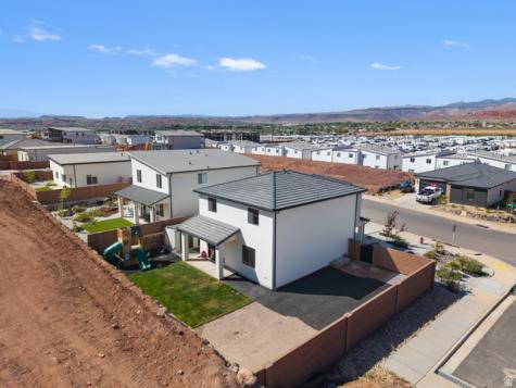 1090 E Coyote Crest Drive Washington UT 84780