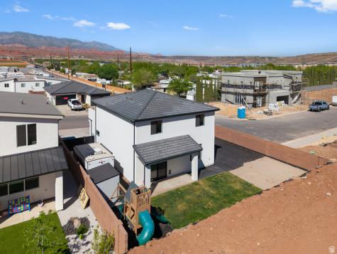 1090 E Coyote Crest Drive Washington UT 84780