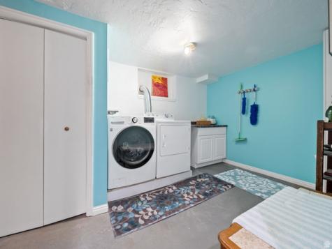 5597 S Hillside Drive E Murray UT 84107