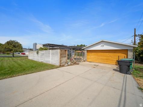 5597 S Hillside Drive E Murray UT 84107