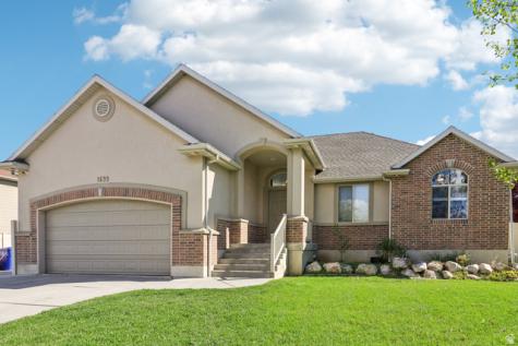 1699 W 2115 S Syracuse UT 84075