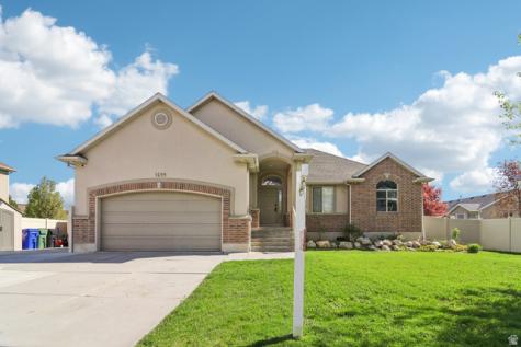 1699 W 2115 S Syracuse UT 84075