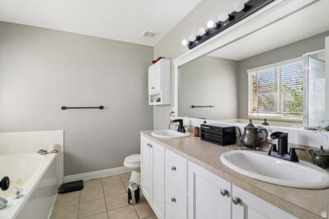 1699 W 2115 S Syracuse UT 84075