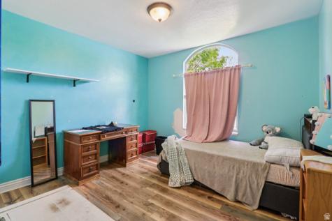 1699 W 2115 S Syracuse UT 84075