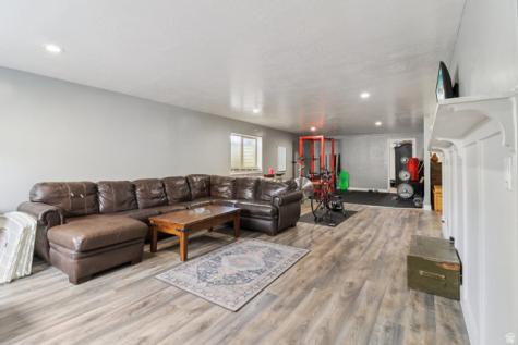 1699 W 2115 S Syracuse UT 84075