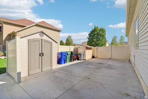 1699 W 2115 S Syracuse UT 84075
