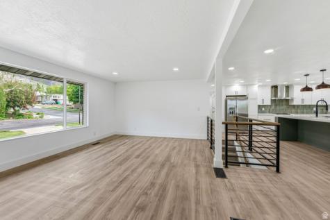 871 N Bonita Way E Centerville UT 84014