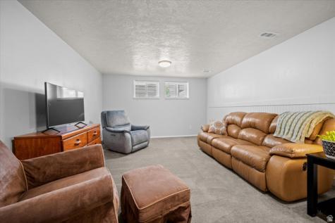 184 E 1150 N Layton UT 84040
