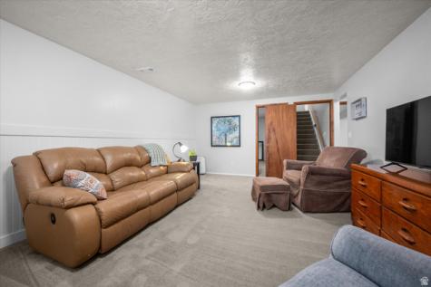 184 E 1150 N Layton UT 84040