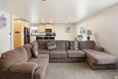 696 N Devonshire Drive Saratoga Springs UT 84045