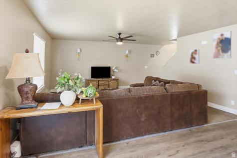 696 N Devonshire Drive Saratoga Springs UT 84045