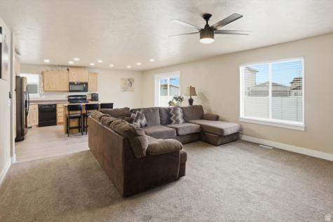 696 N Devonshire Drive Saratoga Springs UT 84045