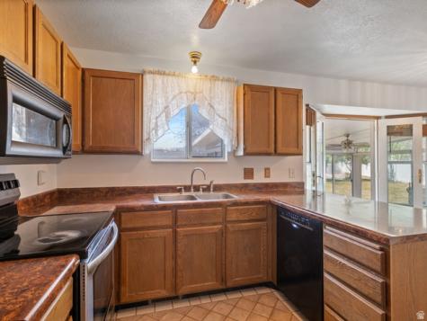 4246 S 6530 W West Valley City UT 84128