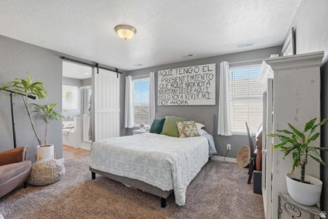 1049 W Stonehaven Drive North Salt Lake UT 84054