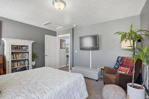 1049 W Stonehaven Drive North Salt Lake UT 84054