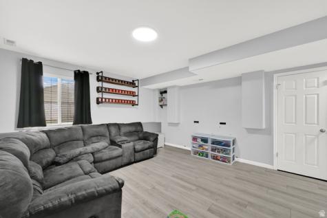 74 S 1660 W West Point UT 84015