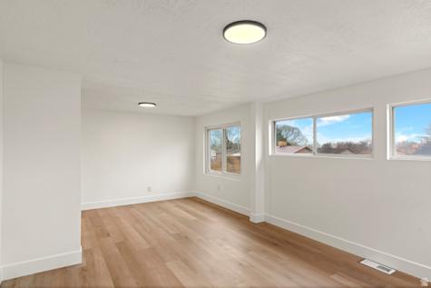 6095 S 2600 W Roy UT 84067