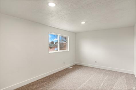 6095 S 2600 W Roy UT 84067