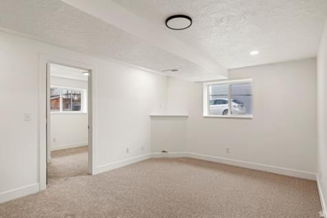 6095 S 2600 W Roy UT 84067