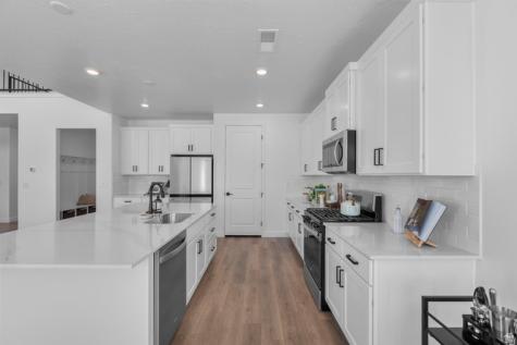 352 Rhyolite Drive N Hurricane UT 84737