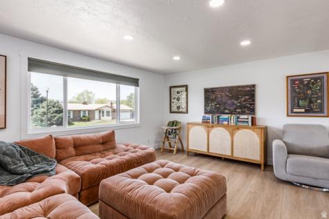 10251 S 535 E Sandy UT 84070