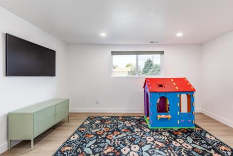 10251 S 535 E Sandy UT 84070