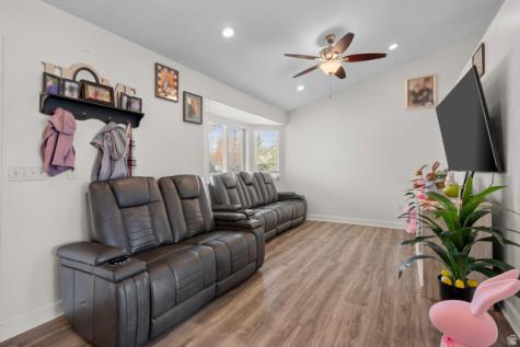 2152 E Weeping Willow Way N Eagle Mountain UT 84005