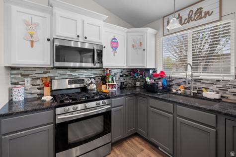 2152 E Weeping Willow Way N Eagle Mountain UT 84005