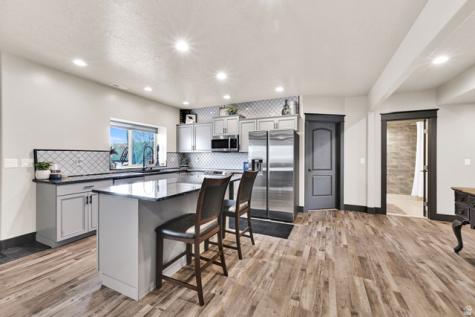 1899 S 3720 W Syracuse UT 84075