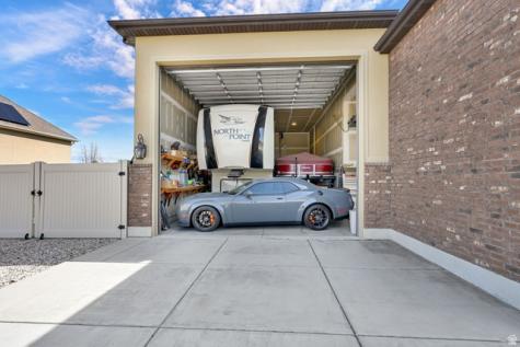 1899 S 3720 W Syracuse UT 84075