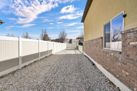 1899 S 3720 W Syracuse UT 84075