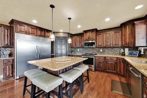 1899 S 3720 W Syracuse UT 84075