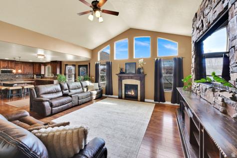 1899 S 3720 W Syracuse UT 84075
