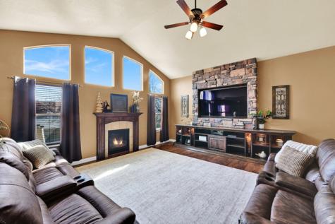1899 S 3720 W Syracuse UT 84075
