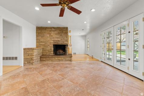1889 E 4675 S Holladay UT 84117