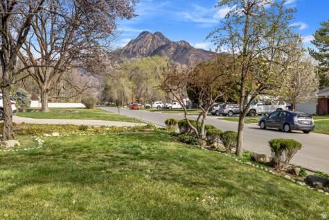1889 E 4675 S Holladay UT 84117