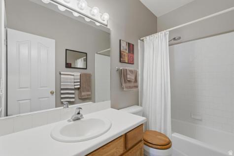 1178 S 70 W Farmington UT 84025
