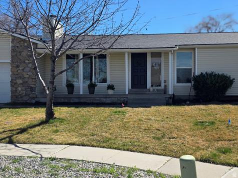 1492 E Sandy Hills Drive Sandy UT 84093