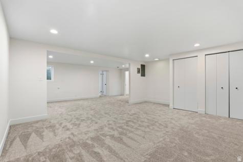 1492 E Sandy Hills Drive Sandy UT 84093