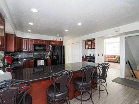1833 N 350 E Centerville UT 84014