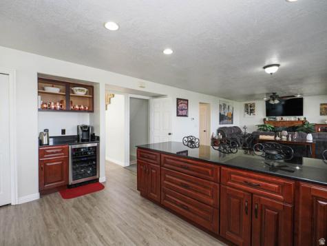 1833 N 350 E Centerville UT 84014