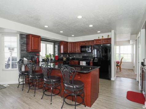 1833 N 350 E Centerville UT 84014