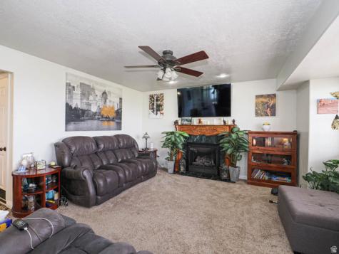 1833 N 350 E Centerville UT 84014