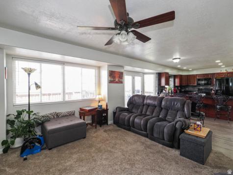 1833 N 350 E Centerville UT 84014
