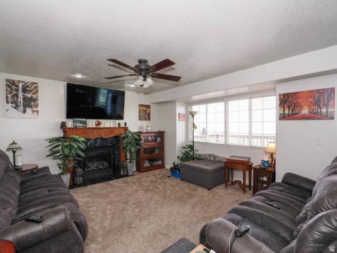 1833 N 350 E Centerville UT 84014