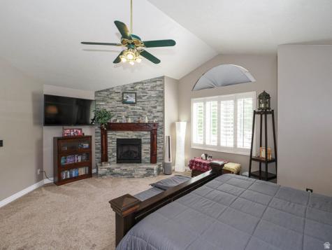 1833 N 350 E Centerville UT 84014
