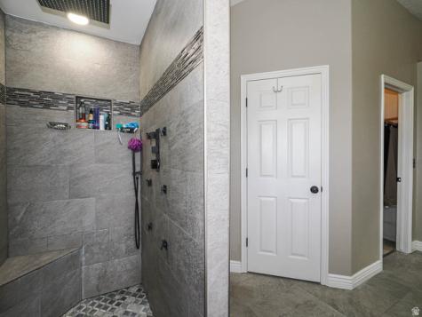 1833 N 350 E Centerville UT 84014